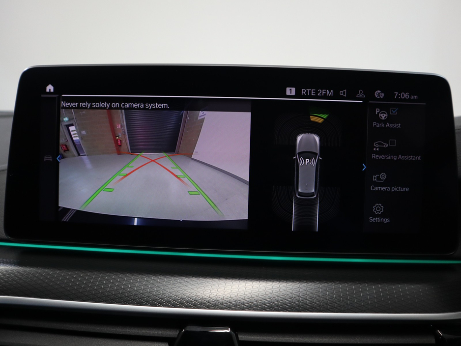 2022 BMW 5 Series - image 16