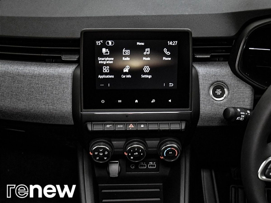 2025 Renault Clio - image 25