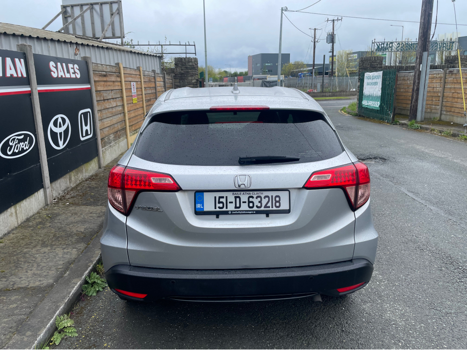 2015 Honda Vezel - image 5