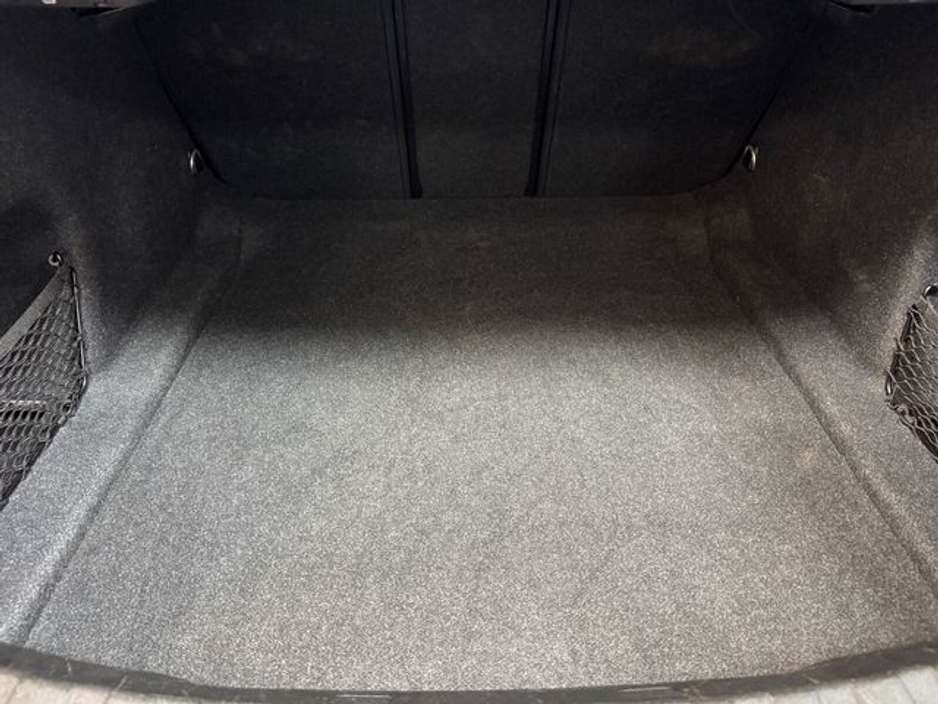 2019 BMW 3 Series - image 18