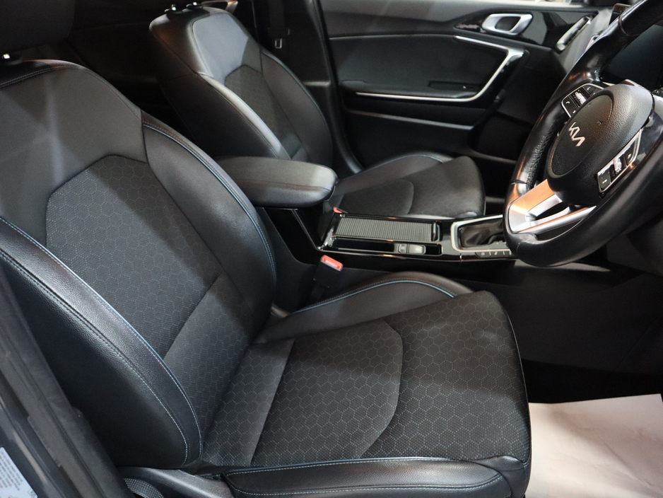 2023 Kia XCeed - image 20
