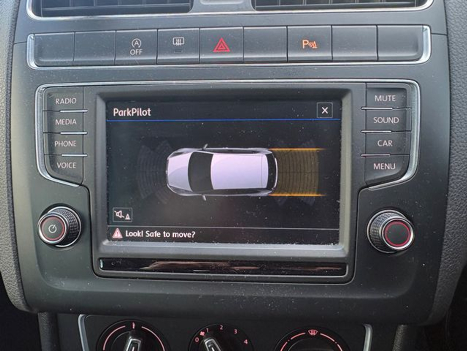 2016 Volkswagen Polo - image 11