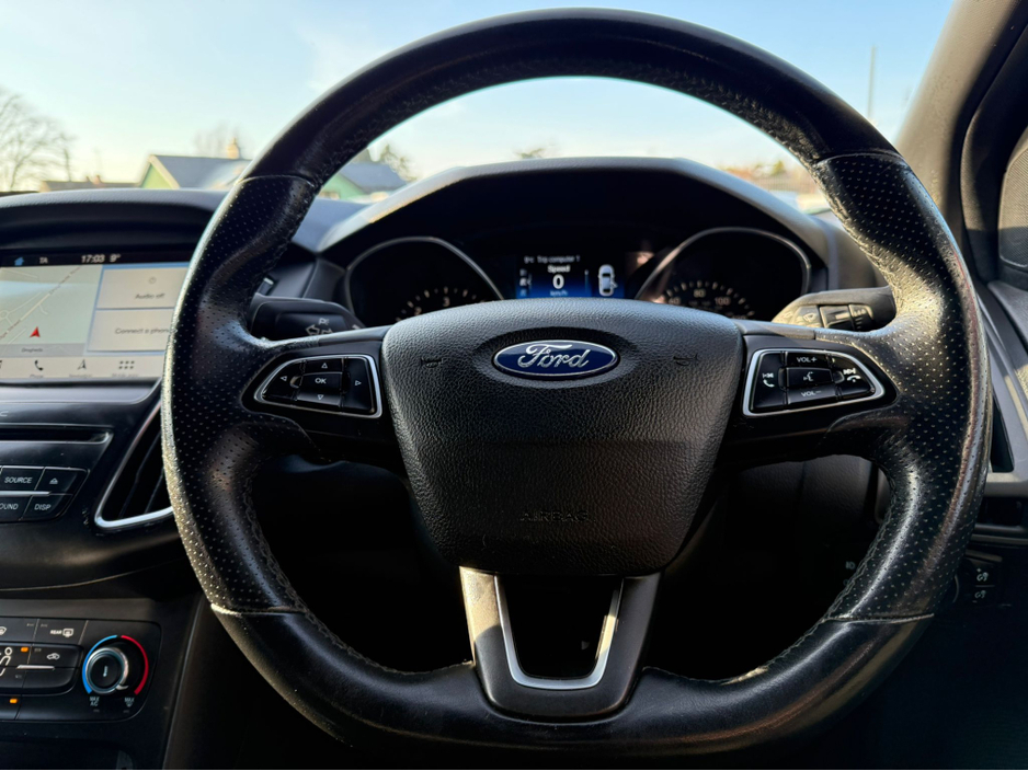 2018 Ford Focus - image 13