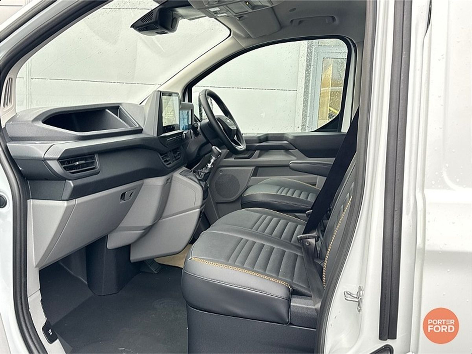2026 Ford Transit Custom - image 4