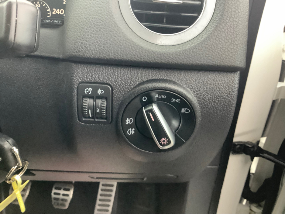 2014 Volkswagen Tiguan - image 5