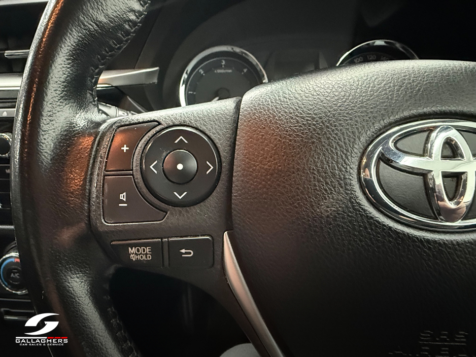 2015 Toyota Corolla - image 16