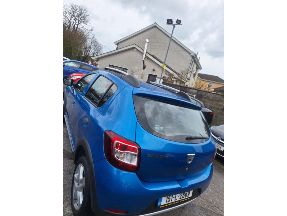 2015 Dacia Sandero - image 4