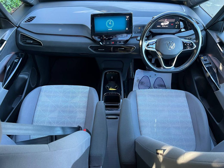 2023 Volkswagen ID.3 LIFE 58KWH // HEATED SEATS // ADAPTIVE CRUISE CONTROL // DIGITAL CLUSTER €20,950