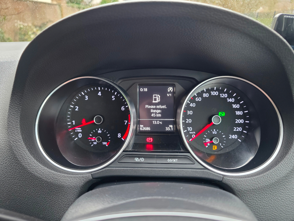 2016 Volkswagen Polo - image 13