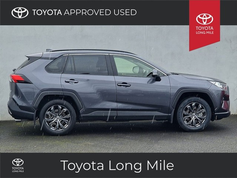 2024 Toyota Rav4 - image 3