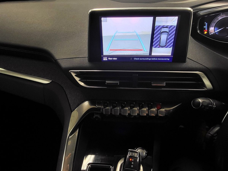 2019 Peugeot 3008 - image 8