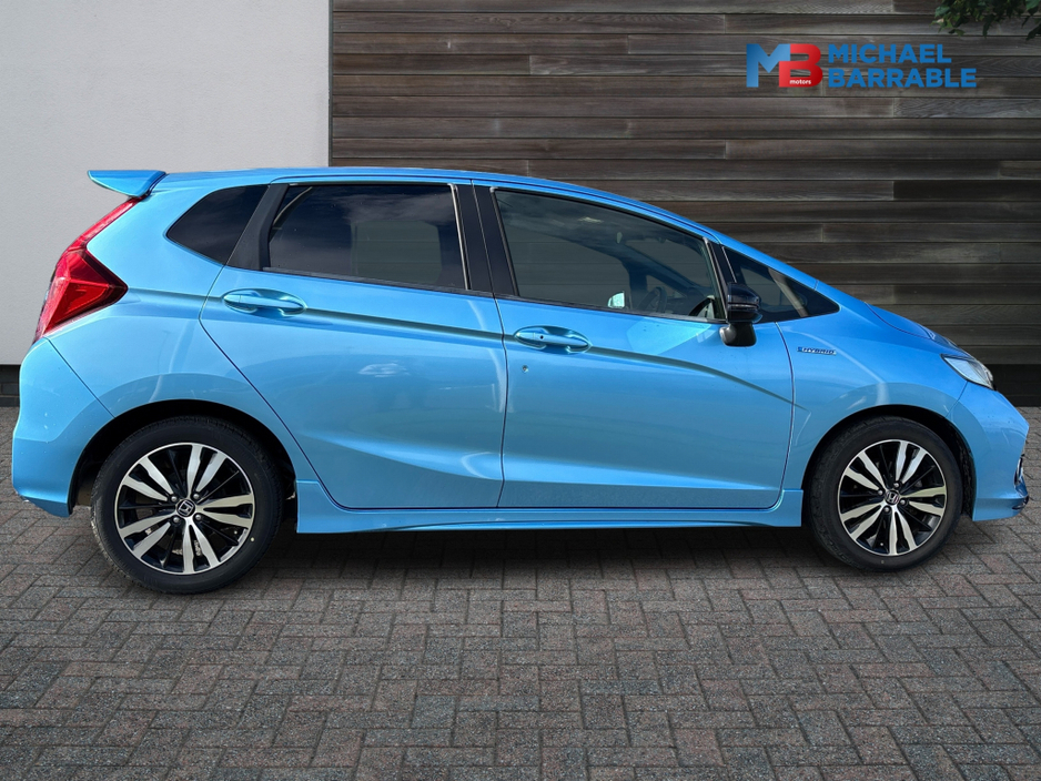 2017 Honda Fit - image 4