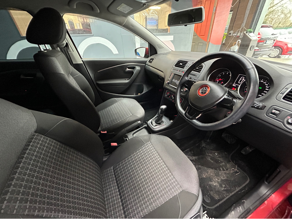 2014 Volkswagen Polo - image 5