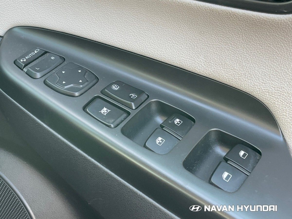 2022 Hyundai Kona EV Premium 64 kWh €21,850