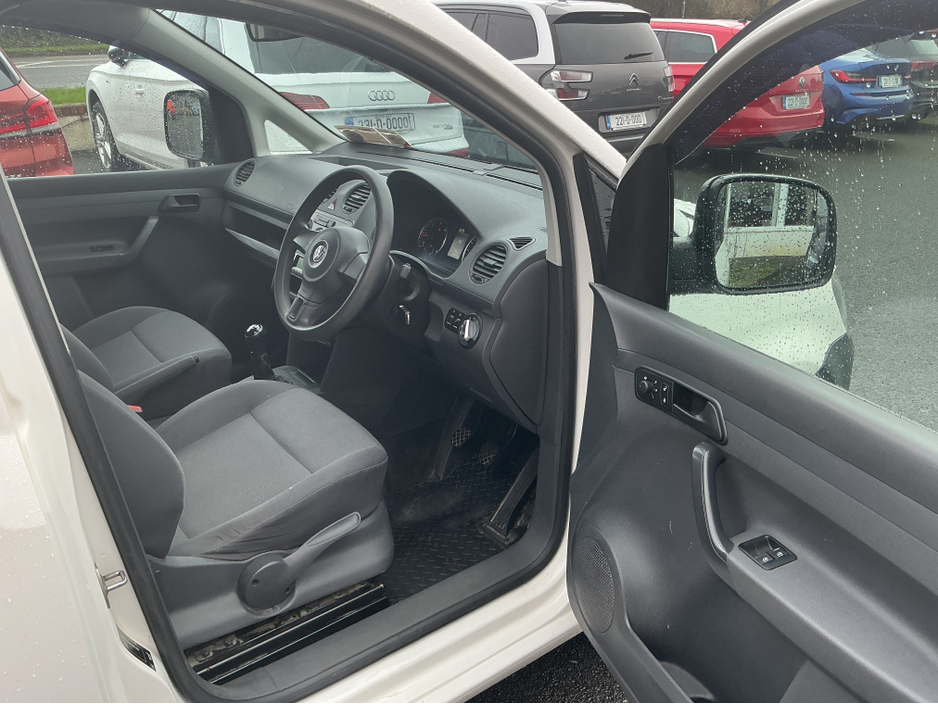 2014 Volkswagen Caddy - image 13