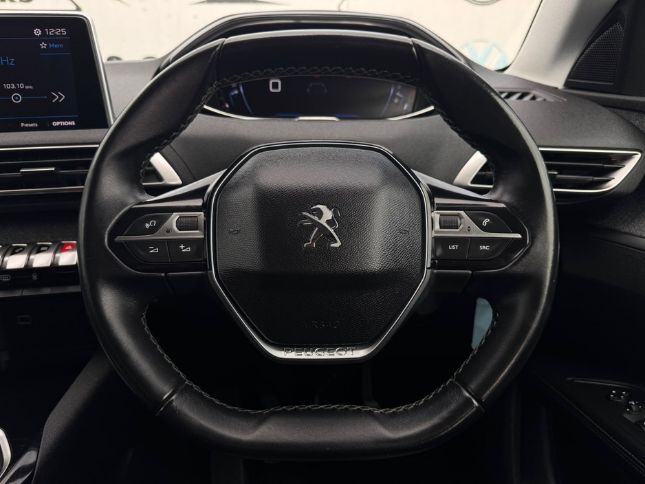 2019 Peugeot 5008 - image 13