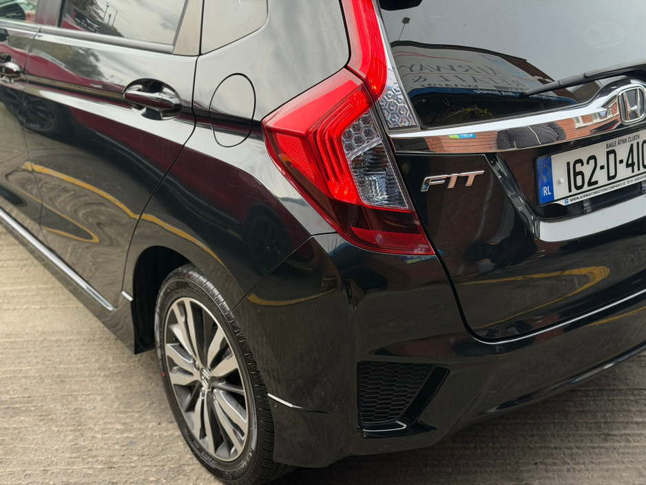 2016 Honda Fit - image 19