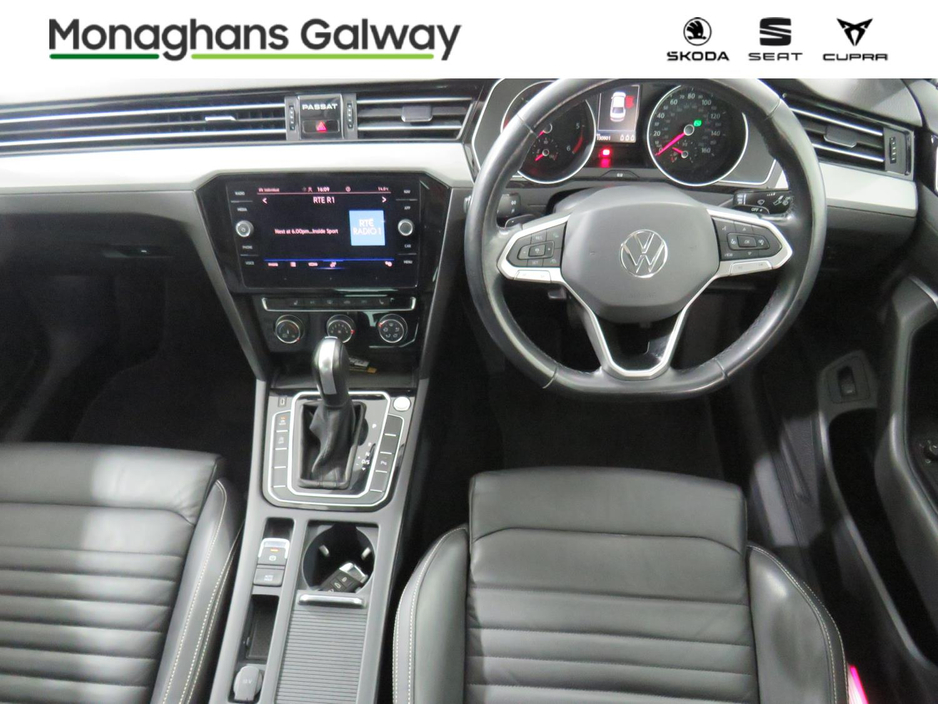 2020 Volkswagen Passat - image 19