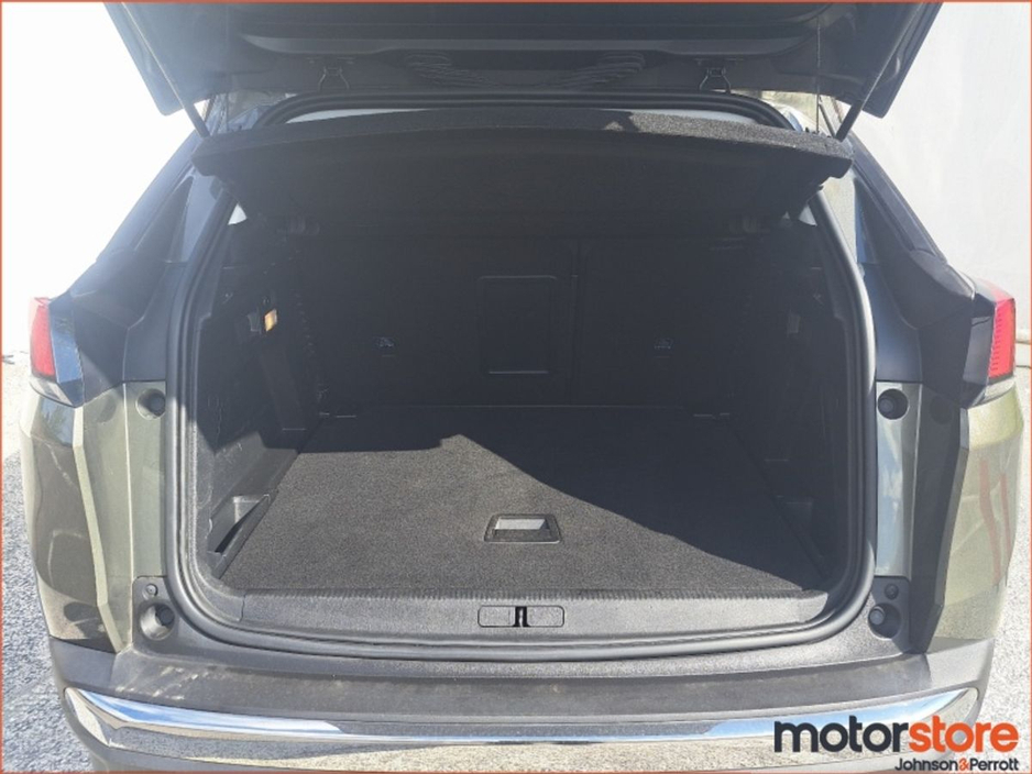 2020 Peugeot 3008 - image 10