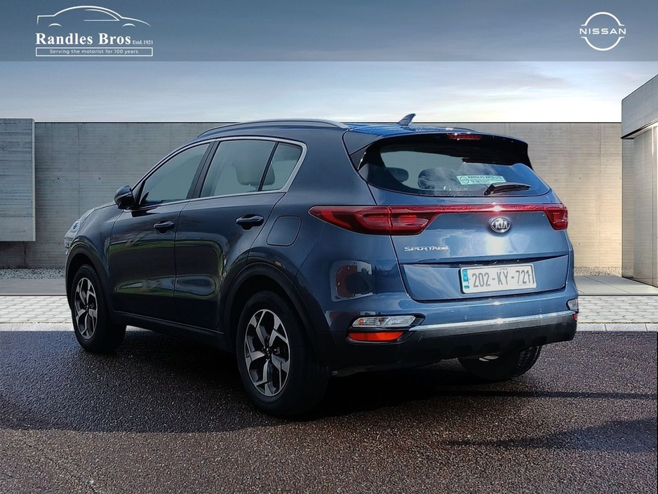2020 Kia Sportage - image 2