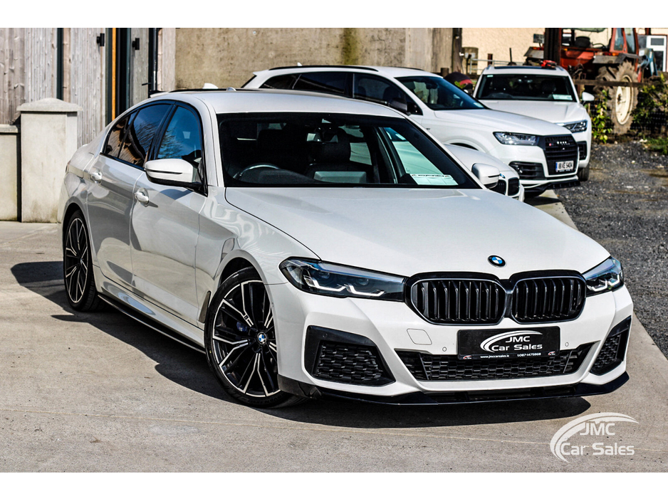 2022 BMW 5 Series - image 4