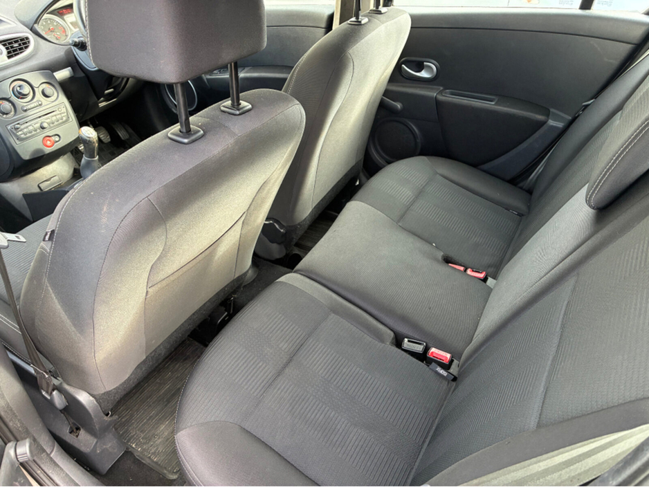 2010 Renault Clio 1.2 petrol 5 door €2,950