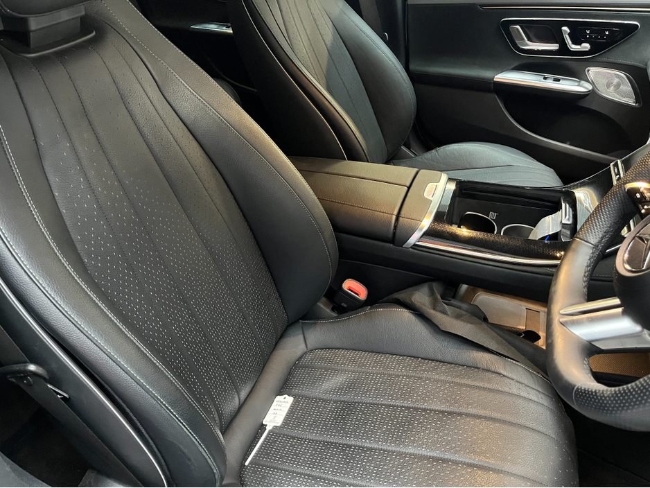 2022 Mercedes-Benz EQE €41950 2022 MERCEDES-BENZ EQE 350+ / CRUISE CONTROL / 360° PARKING CAMERA / ELECTRIC MEMORY HEATED & MASSAGING SEATS / AMBIENT LIGHTS / PADDLE SHIFTERS / APPLE CARPLAY / PANORAMIC SUNROOF €41,950