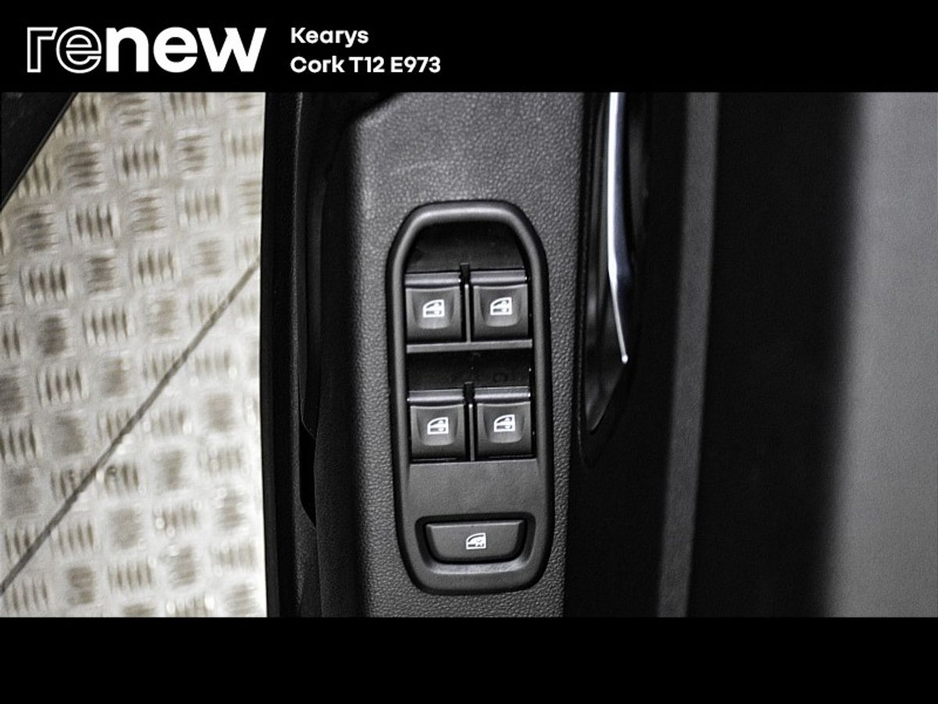 2022 Dacia Duster Comfort TCe 100 Bi-Fuel 4x2 €19,900