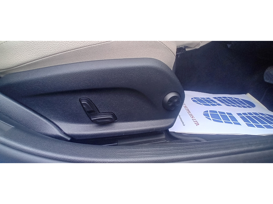 2019 Mercedes-Benz C Class - image 18