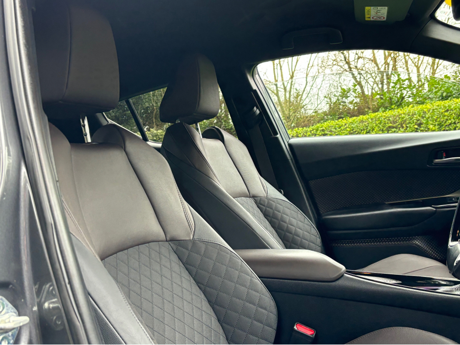 2018 Toyota C-HR - image 14