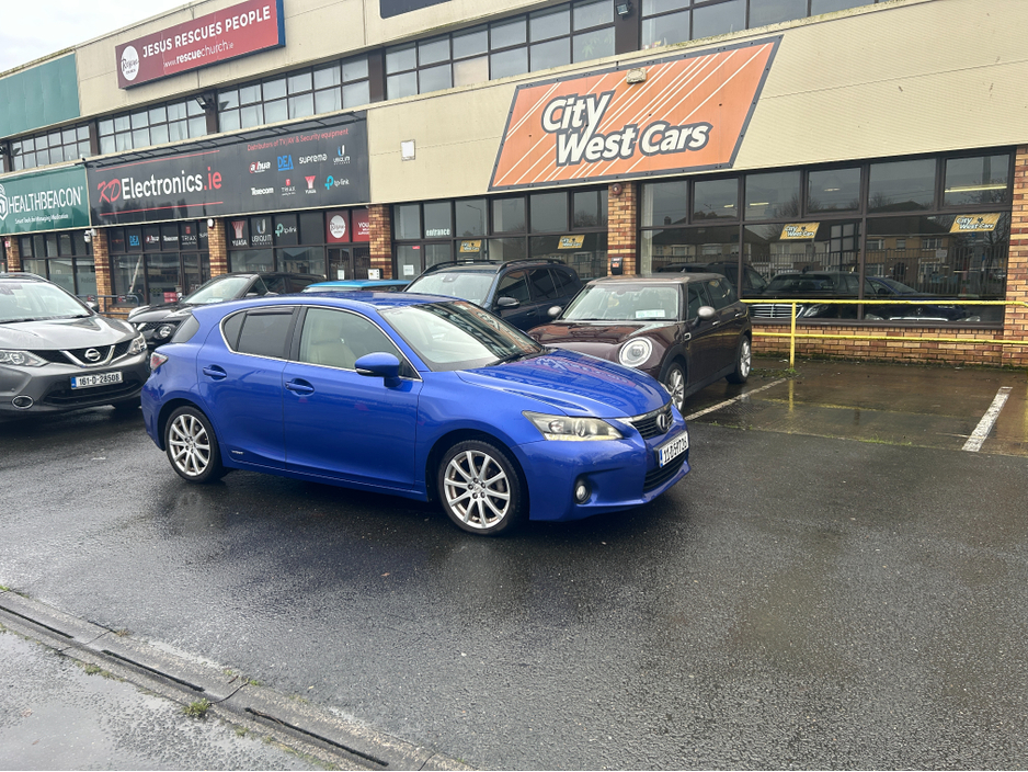 2011 Lexus CT 200 h CT 200H AUTOMATIC///LOVELY BEIGE LEATHER WITH HEATED SEATS///SAT NAV///REVERSE CAMERA///NCT AND LOW TAX JUST 190 EUROS////LOVELY CAR FOR THE MONEY €6,999
