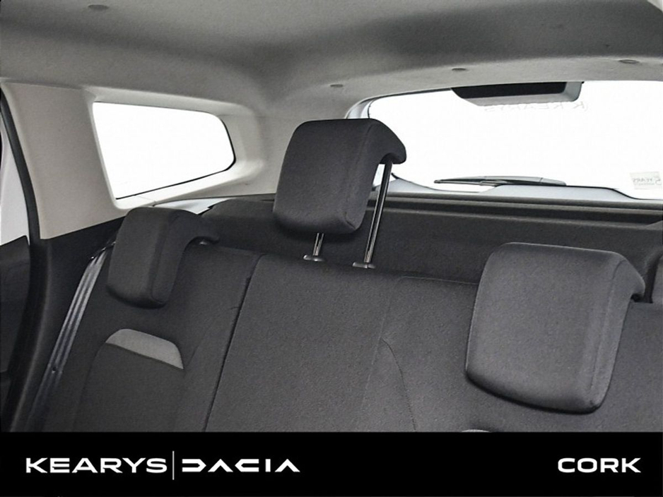 2019 Dacia Duster - image 18