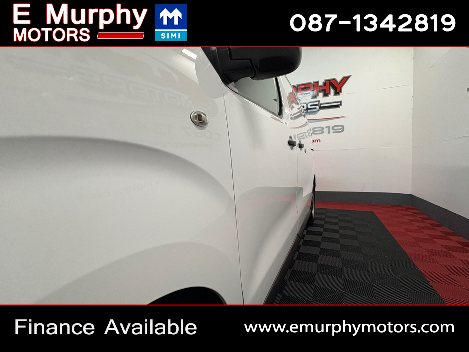 2020 Vauxhall Vivaro - image 23