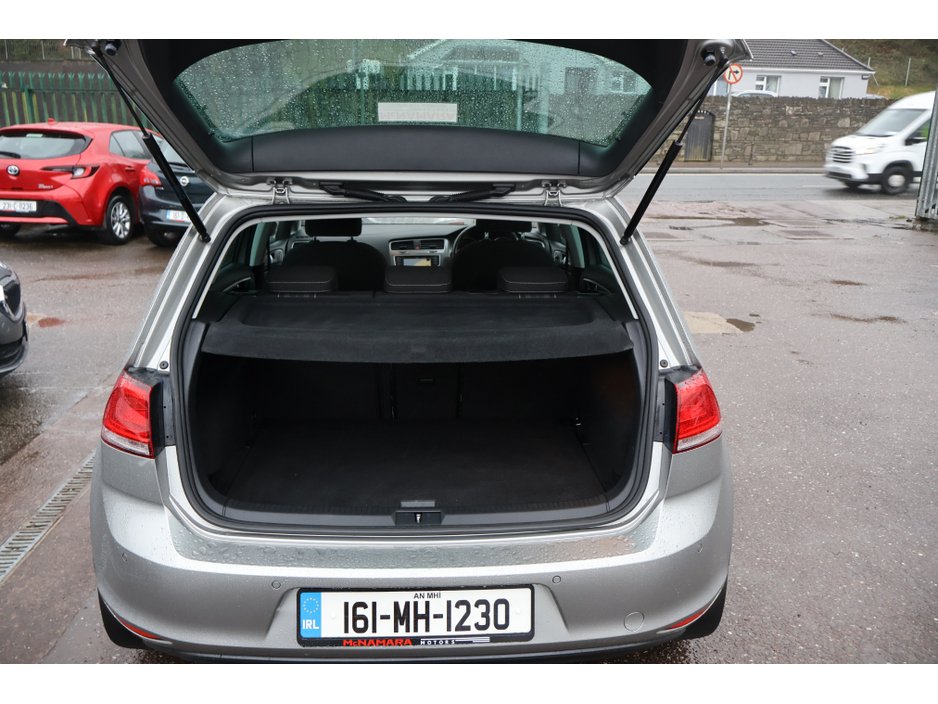 2016 Volkswagen Golf LOUNGE Low Mileage Huge Spec €13,995