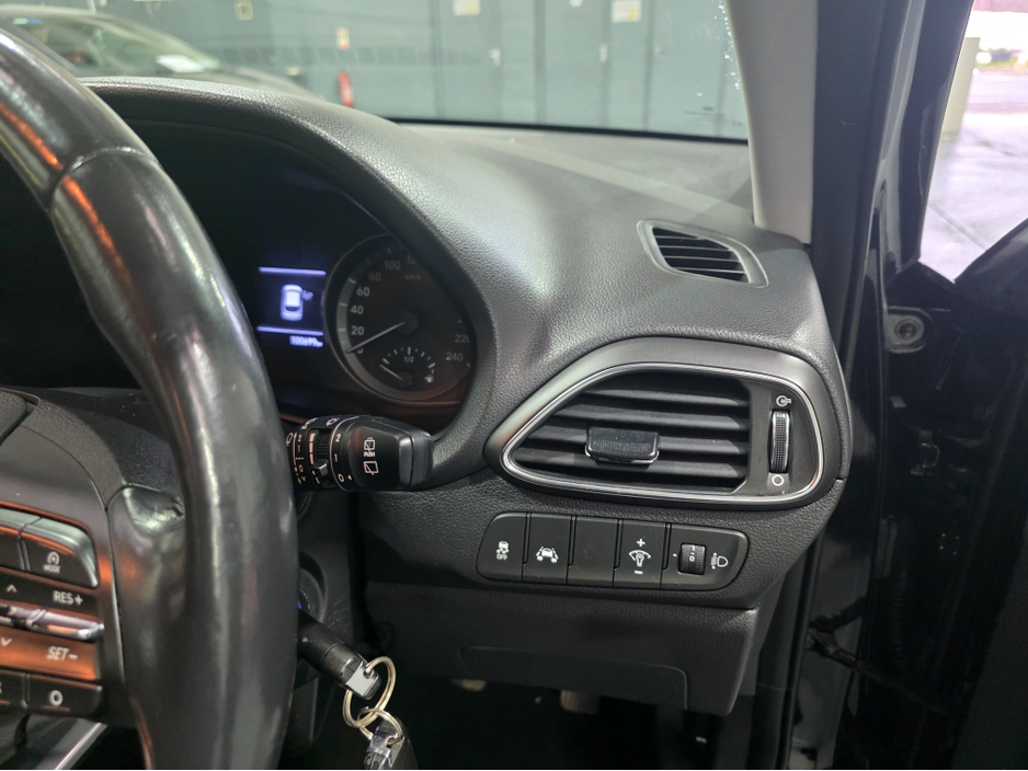 2018 Hyundai i30 - image 13