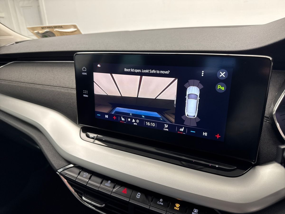 2023 Skoda Octavia - image 22