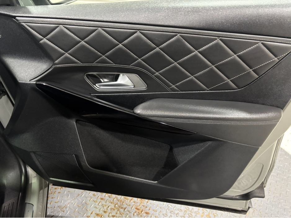 2024 DS Automobiles DS 7 - image 18