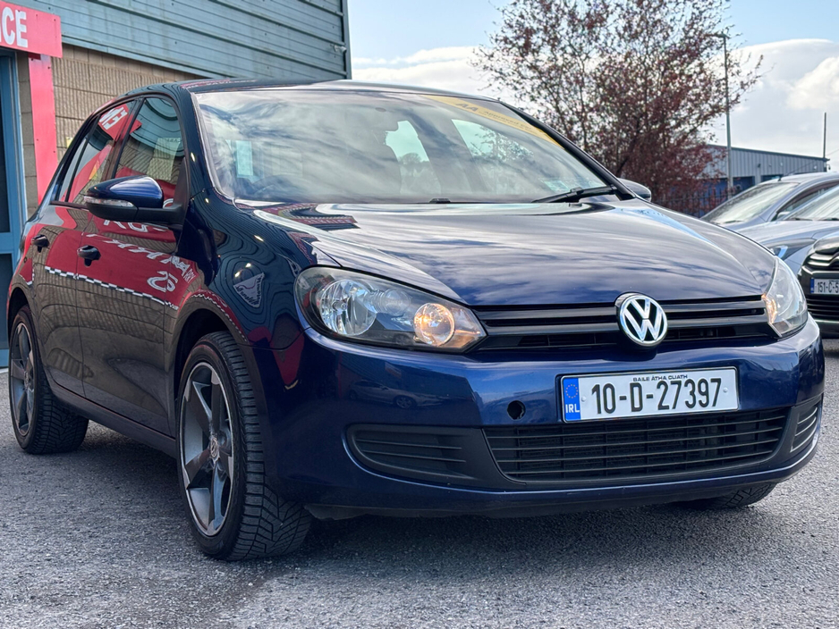 2010 Volkswagen Golf - image 4