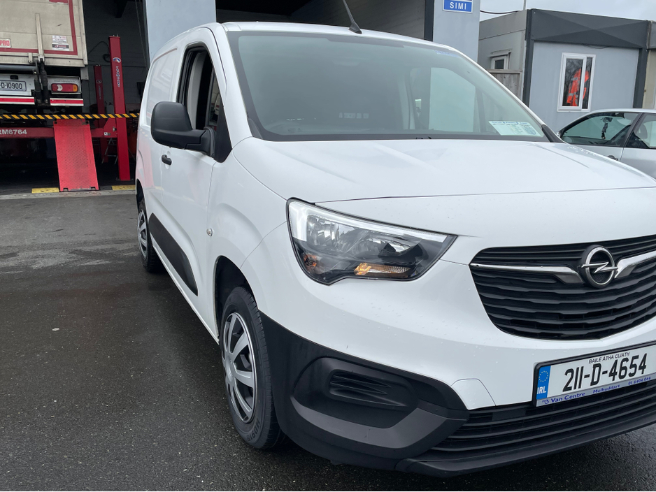 2021 Opel Combo - image 9