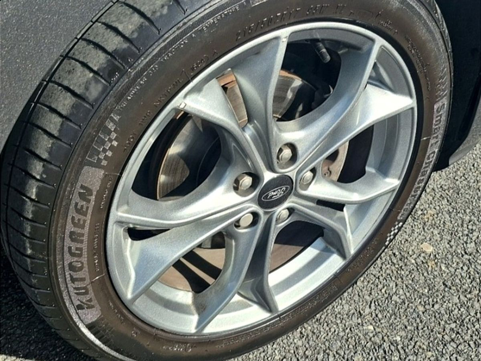 2021 Ford Focus - image 10