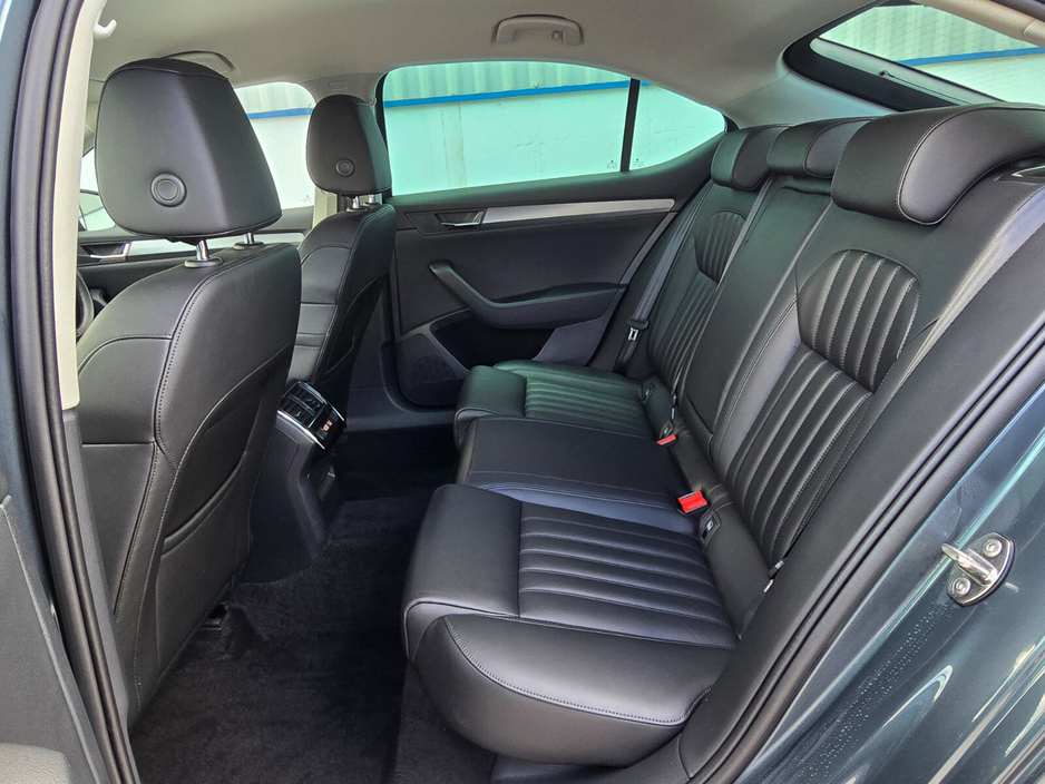2018 Skoda Superb - image 27