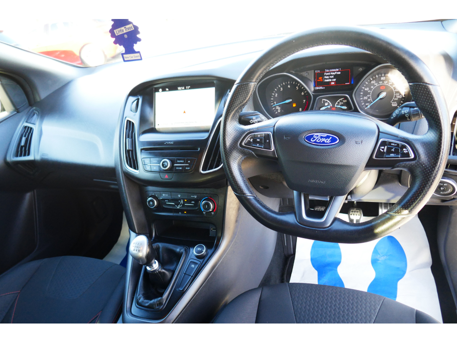 2018 Ford Focus - image 18
