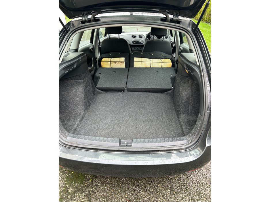 2011 SEAT Ibiza - image 8