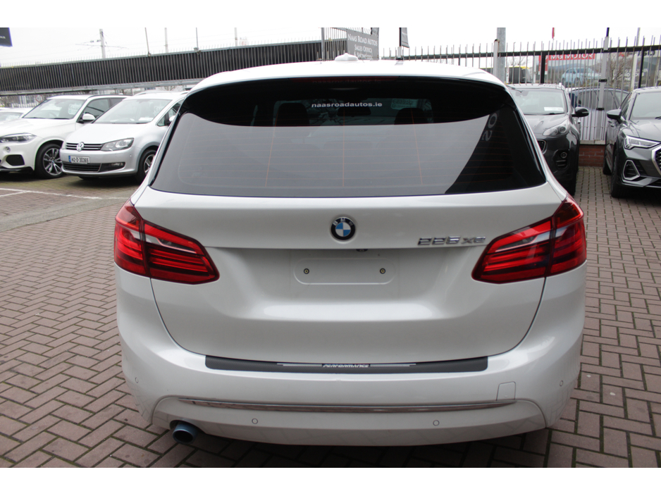 2016 BMW 2 Series Active Tourer - image 5