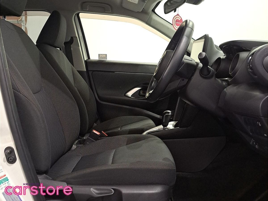 2021 Toyota Yaris Cross - image 12