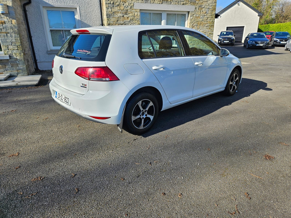 2013 Volkswagen Golf - image 5