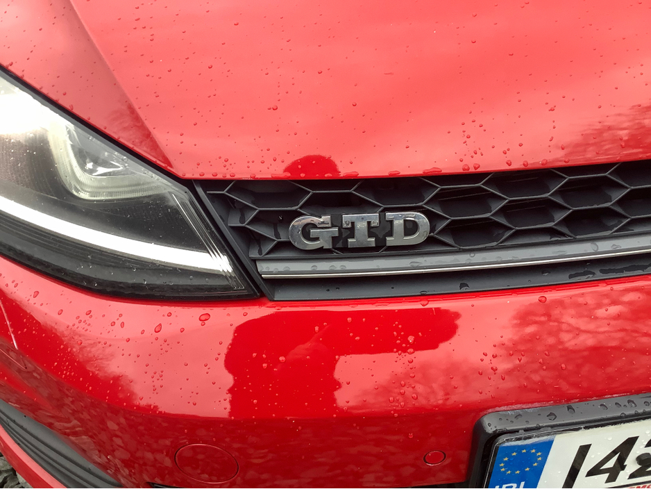 2014 Volkswagen Golf - image 17