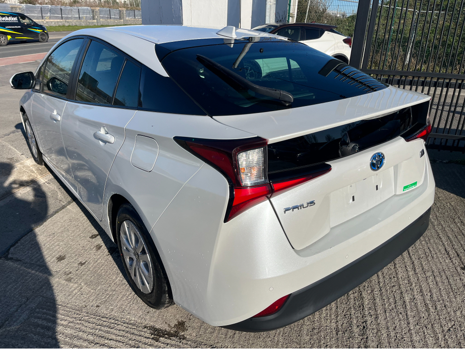 2020 Toyota Prius - image 6