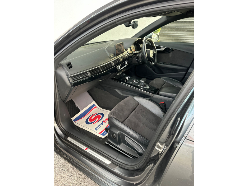 2018 Audi A4 - image 25