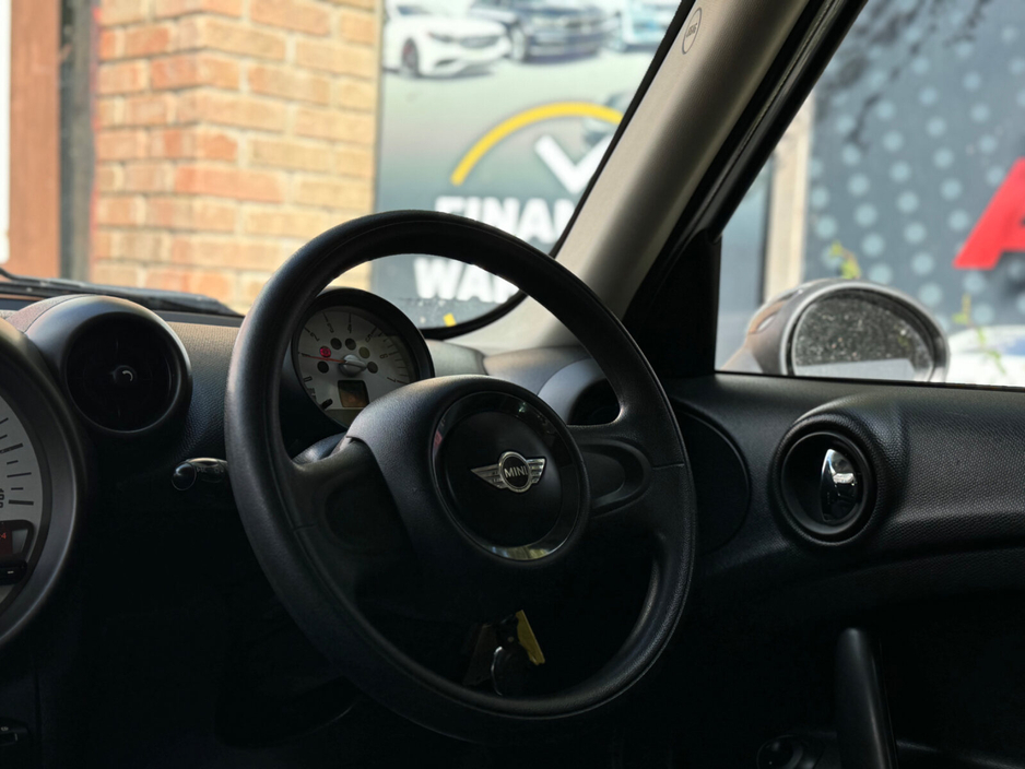 2010 MINI Countryman - image 9